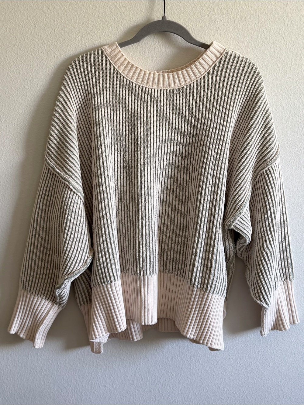 ARULA Two-Tone Ribbed Crewneck Sweater in Cream and Sage Green